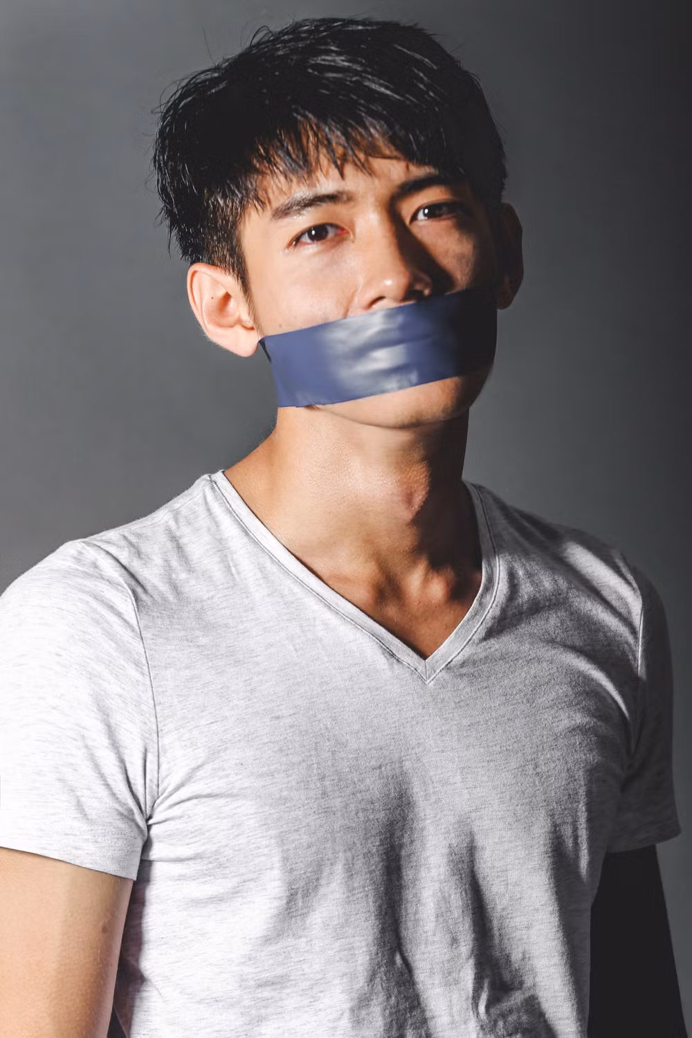 Chia sẻ về mục đích của mình về bộ ảnh “Cậu bị sao thế?”, Quang Đăng nói: "Đăng là một người yêu động vật, đặc biệt là loài chó. Đăng cảm thấy nhiều thương xót cũng như bức xúc trước hành động nhẫn tâm của con người với loài vật này”.