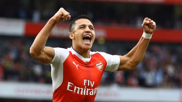 Tờ Independent cho hay, Man City sẽ lại tiếp tục thử vận may vào tháng 1 tới với Alexis Sanchez và cái giá được đưa ra là 30 triệu bảng hòng thuyết phục Arsenal bán lại cầu thủ người Chile. Ảnh: Independent