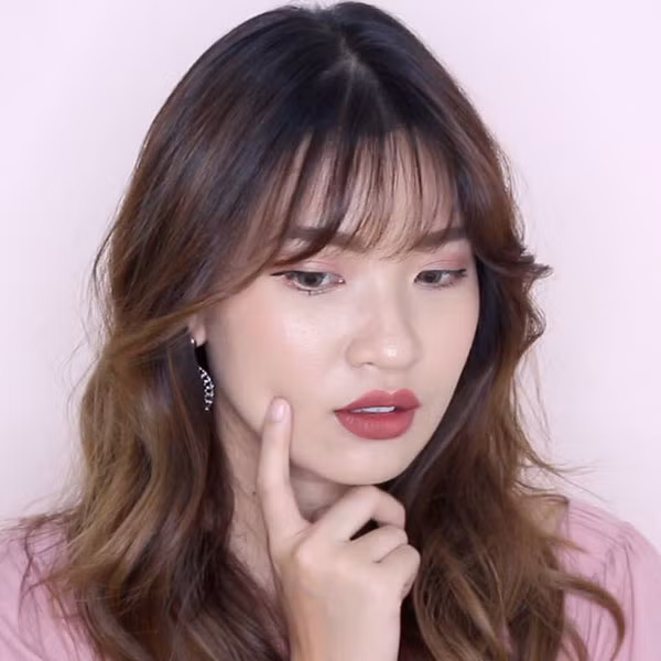 Quay trở lại với những clip make up của Trương Diệu Linh, cô nàng này thường tự quay video nên không cảm thấy quá áp lực trước ống kính máy quay.