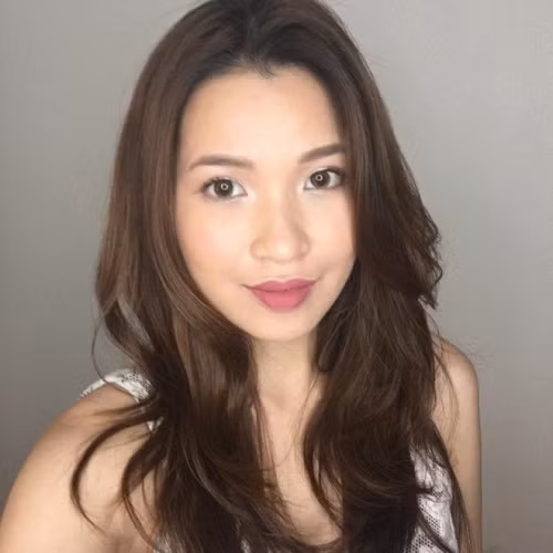 Trương Diệu Linh bắt đầu lập kênh YouTube làm đẹp tên The Make aholics từ khi còn du học để chia sẻ sở thích làm đẹp, cũng như trải nghiệm về mỹ phẩm, chăm sóc da với những người có cùng đam mê.