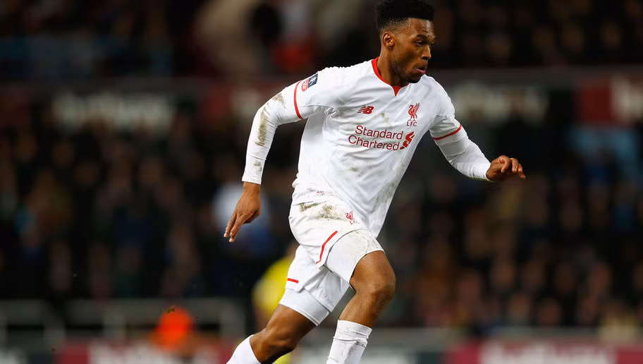 Bị thất sủng tại Chelsea dù luôn thể hiện tốt mỗi khi được trao cơ hội, Sturridge chỉ thực sự tìm lại chính mình trong màu áo của Liverpool. Thời điểm hiện tại, dù liên tiếp bị chấn thương dày vò nhưng mỗi khi trở lại, ngôi sao hàng công người Anh vẫn là "át chủ bài" số một trên hàng công của đội bóng chủ sân Anfield.