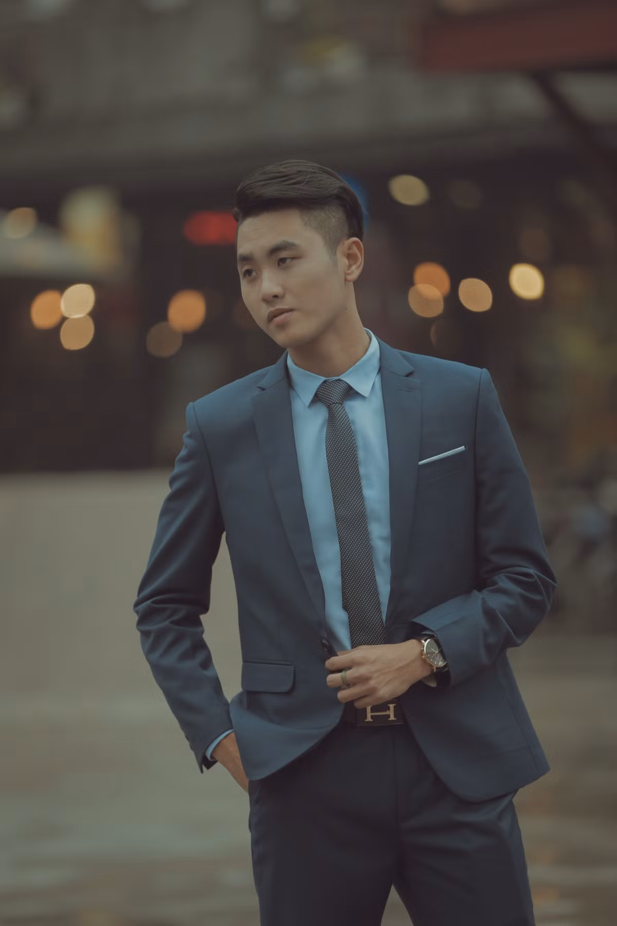 Lịch lãm và lãng tử là phong cách của Nguyễn Kim Hoàng Anh .