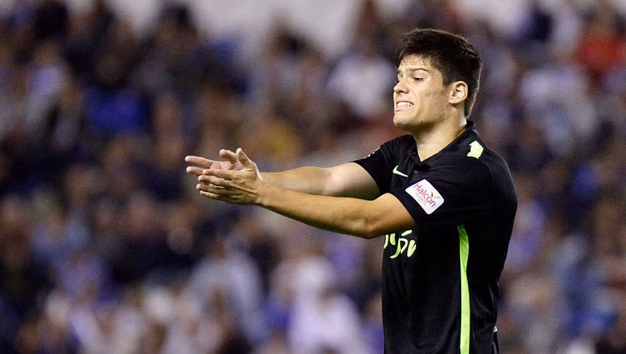 Ở tuổi 18, Jorge Mere đã sớm trở thành hiện tượng ở Sporting Gijon ngay mùa đầu tiên lên đội một với 26 lần ra sân. Mùa này, cầu thủ 19 tuổi đóng vai trò trụ cột với 5 trận đá chính 90 phút sau 7 vòng đấu.