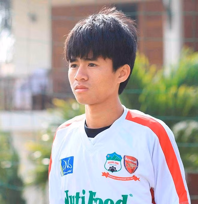 Thanh Hậu từng nằm trong Top 40 tài năng trẻ bóng đá thế giới do tờ The Guardian bình chọn. Điểm mạnh của Thanh Hậu chính là thường tung ra những đường chuyền đa dạng, chạm bóng bước một tinh tế để tạo ra khoảng trống, mở toang hàng hậu vệ đối phương.