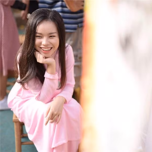 Trước những ồn ào có thể xảy ra khi đảm nhiệm vai nữ chính có nhiều cảnh nóng trong Người vợ ba, Trà My cho hay cô đã có sự chuẩn bị tâm lý từ trước. Ngoài ra, nữ diễn viên 15 tuổi cũng khẳng định phim không hề dung tục hay "đáng sợ" như khán giả nghĩ.
