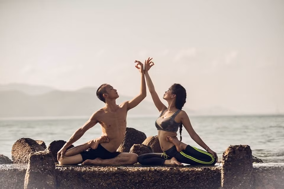 Cặp vợ chồng trẻ cho hay, từ khi tập Yoga, dường như tất cả những điều may mắn đều đến với họ. Ảnh sử dụng trong bài: Ngọc Duy Photographer.