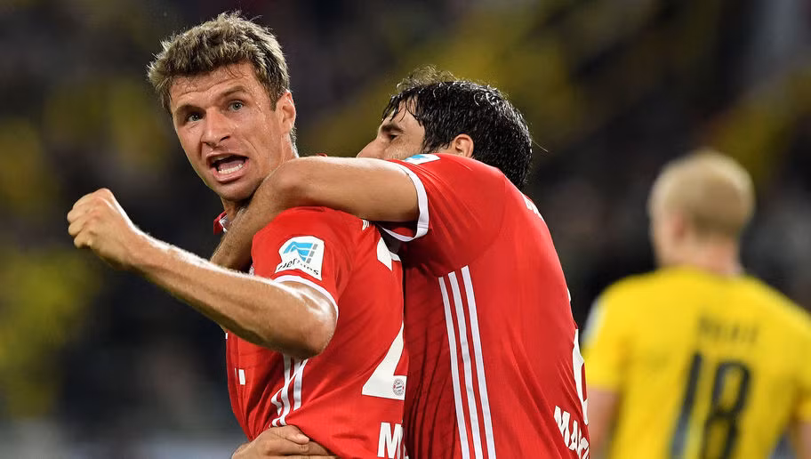 Một siêu sao như Thomas Muller chỉ được CLB Bayern Munich trả cho 125 ngàn bảng/ tuần. Thậm chí, mức lương này còn kém hơn một số ngôi sao dự bị ở Premier League.