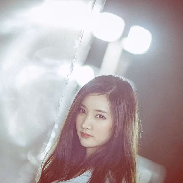 Theo các thành viên trong fanpage yêu thích Panda Fonnapha bình luận rằng, cô nàng hot girl xứ Triệu Voi chinh phục fan hâm mộ bằng sự hồn nhiên, dễ thương thay vì sexy hoặc gợi cảm như các cô nàng khác.