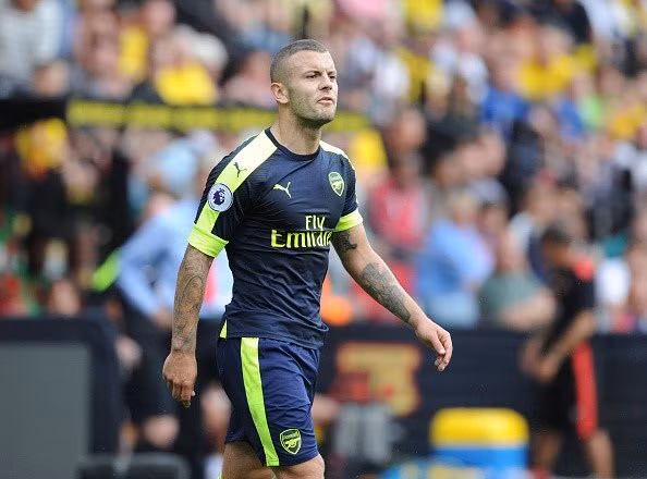 Không còn chỗ đứng tại Arsenal khi ngỗ ngược và liên tục dính chấn thương, Jack Wilshere bị đem cho Bournemouth mượn và chàng tiền vệ này tỏ ra thích hợp với môi trường mới. Đây cũng là lý do khiến nhiều CLB lớn để ý tới cầu thủ người Anh này, trong đó có Man City và mới đây HLV Pep Guardiola đang muốn đưa anh đến Etihad trong phiên chợ hè sắp tới. Ảnh: Goal.
