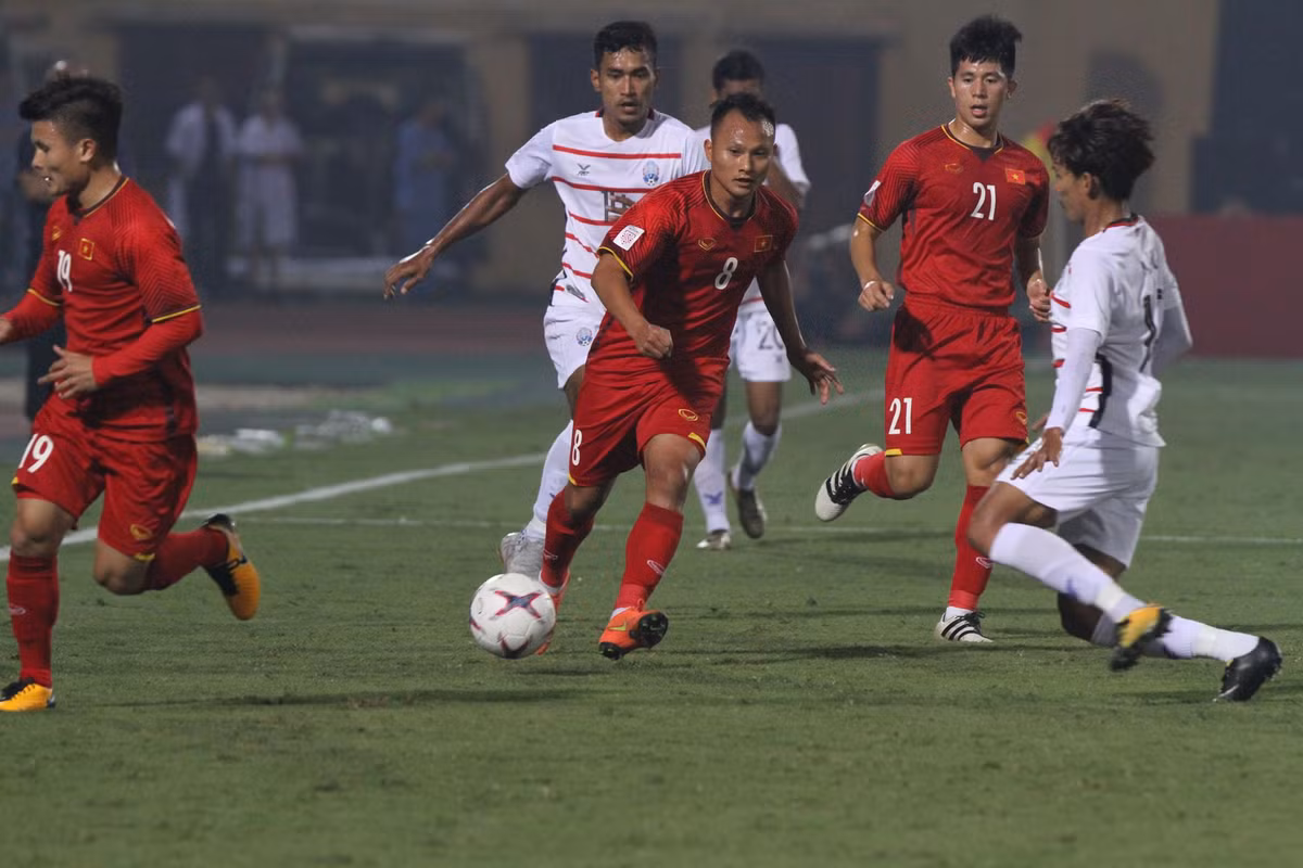 Tuy nhiên, việc ĐT Việt Nam có phải sớm gặp Thái Lan ngay tại vòng bán kết AFF Cup 2018 hay không thì phải chờ tới lượt trận cuối của bảng B diễn ra vào ngày 25/11.