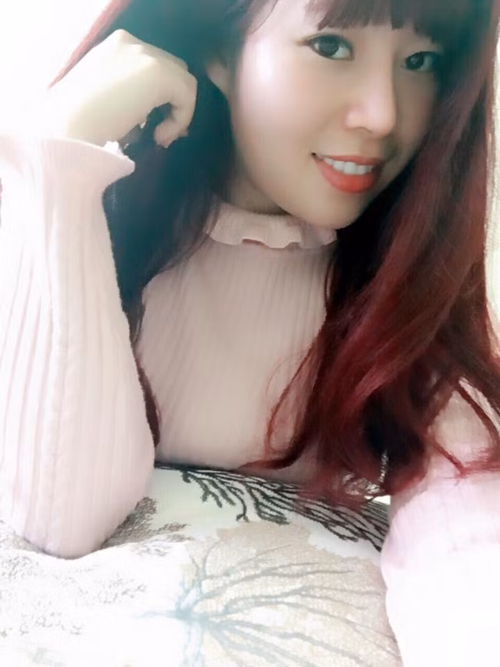 Không chỉ kinh doanh giỏi mà An Trang còn được nhiều người ngưỡng mộ bởi cô sở hữu nhan sắc xinh đẹp, tính tình dịu dàng, sắc sảo trong kinh doanh và vô cùng thích được chăm lo cho gia đình.