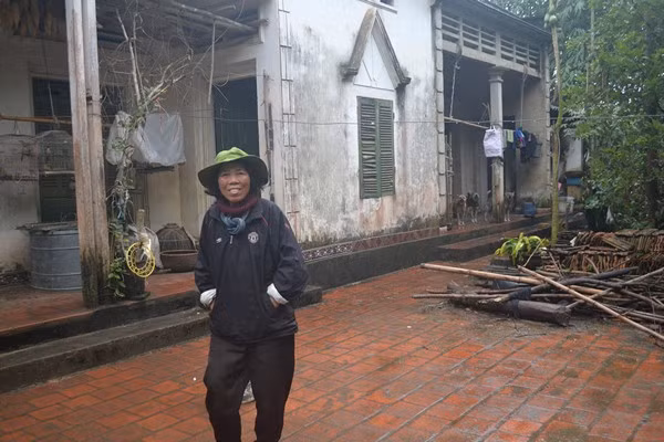 Cuoc song cua 2 chi em nguoi rung giua oc dao hoang vang