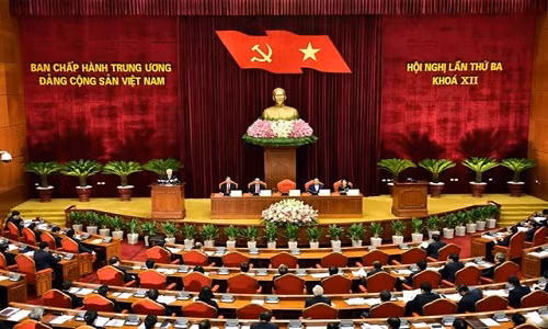 Trung uong thao luan ve nhan su lanh dao cac co quan nha nuoc