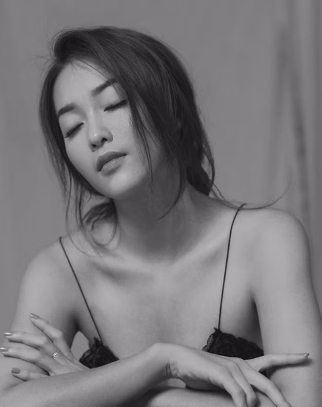 Dù không có "số may" khi xài Facebook vì thường xuyên bị hack nhưng bù lại, Instagram của Khả Ngân lại vô cùng hot với 1,4 triệu người theo dõi.