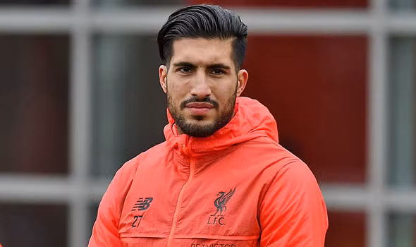 Emre Can từ chối gia hạn với Liverpool: Tiền vệ người Đức, Emre Can chỉ còn thời hạn 10 tháng cuối trong bản hợp đồng với Liverpool. Đáng lo ngại hơn nữa, Can vừa từ chối ký vào bản hợp đồng mới do yêu cầu định giá mức phí phá vỡ hợp đồng giữa anh và CLB chủ quản không được thông qua. Trong khi đó, HLV Jurgen Klopp khẳng định Liverpool sẽ không chấp nhận với yêu cầu về mức phí phá vỡ hợp đồng, bởi ông cần các cầu thủ toàn tâm toàn ý với CLB. Ảnh: Goal