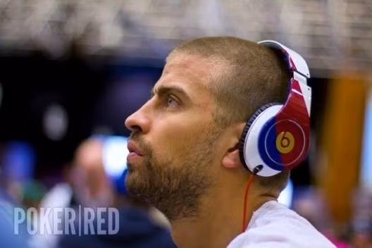 Sau khi thất bại cùng ĐT Tây Ban Nha tại World Cup 2014 tại Brazil, Pique bay thẳng sang Mỹ để thả hồn mình theo những lá bài đỏ đen.