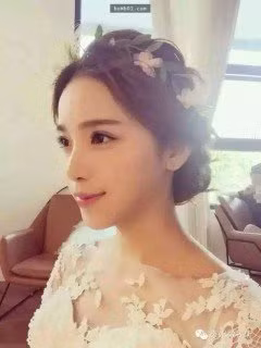 Co gai xinh dep tro nen di dang vi lam viec qua suc-Hinh-3