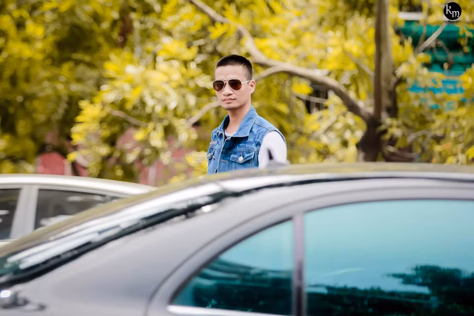 Nhiều thành viên cho rằng, Lệ Rơi đang "theo gót người mẫu Ngọc Trinh" để tự PR bản thân và thể hiện ý đồ quay trở lại showbiz một lần nữa sau thất bại cay đắng vừa trải qua.