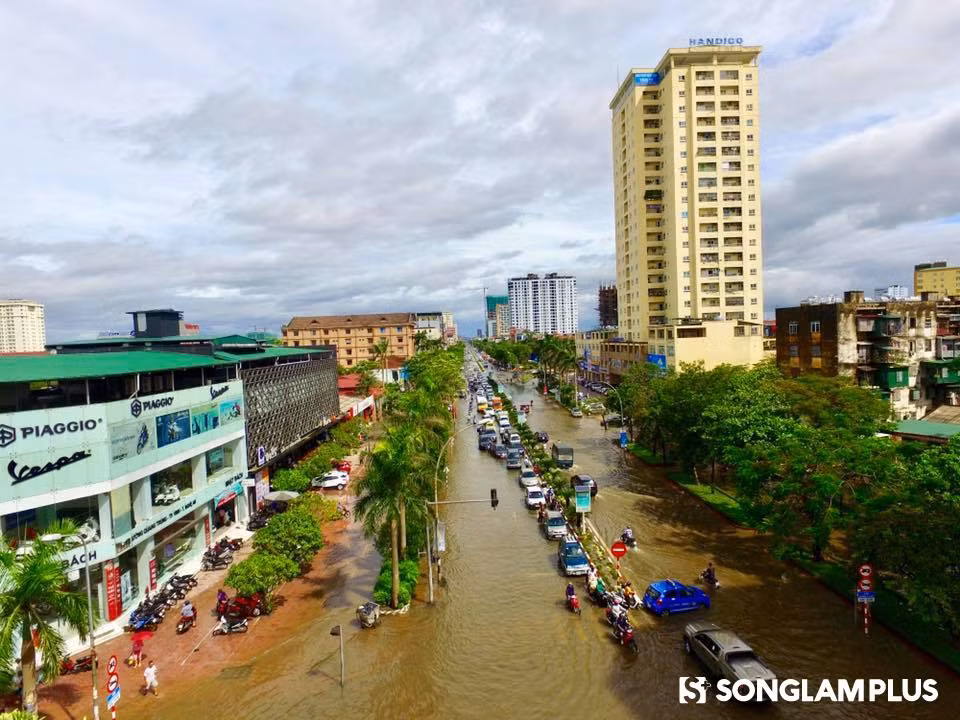 Hinh anh mua lu Nghe An nong nhat mang xa hoi