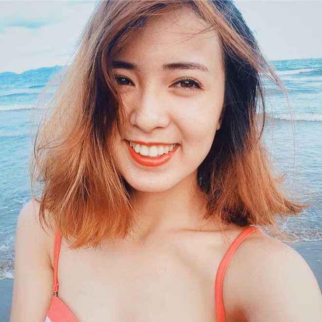 Học về dược nên Phương Liên có thể lựa chọn cho mình những sản phẩm mỹ phẩm lành tính, tự nhiên và phù hợp với bản thân. Không giữ bí quyết riêng cho bản thân, mà nữ sinh khoa Dược này còn chia sẻ rộng rãi cho nhiều bạn nữ khác để họ cùng đẹp giống mình.