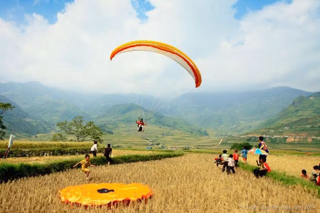 Dù lượn là môn thể thao mới du nhập vào Việt Nam trong thời gian gần đây và thu hút được rất nhiều các bạn trẻ đam mê mạo hiểm, muốn khám phá khoảng không rộng lớn.