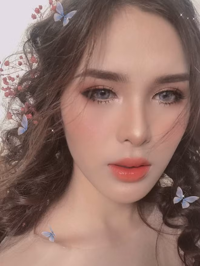 Vì sự lột xác quá đỗi khác lạ nên Trâm cũng bị nhiều người đoán là phẫu thuật thẩm mĩ. Thế nhưng cô nàng rất tự tin khẳng định rằng gia đình cũng không có điều kiện để phẫu thuật thẩm mỹ nên mọi việc chuyện đều do sự cố gắng của bản thân mình.