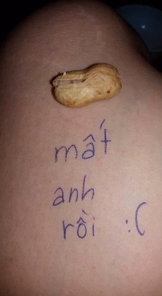 "Lạc mất anh rồi".