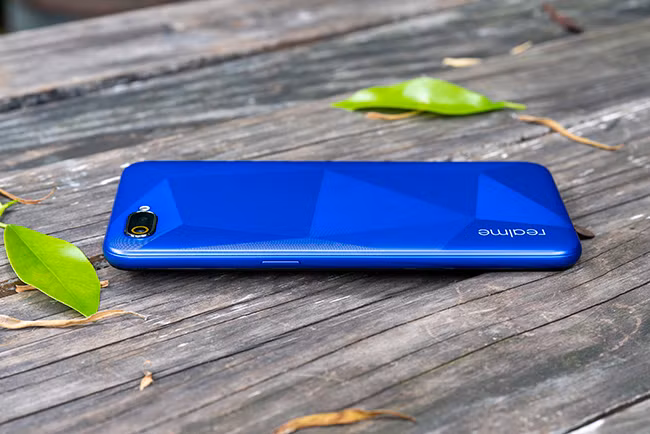 Máy có pin 4.000mAh.