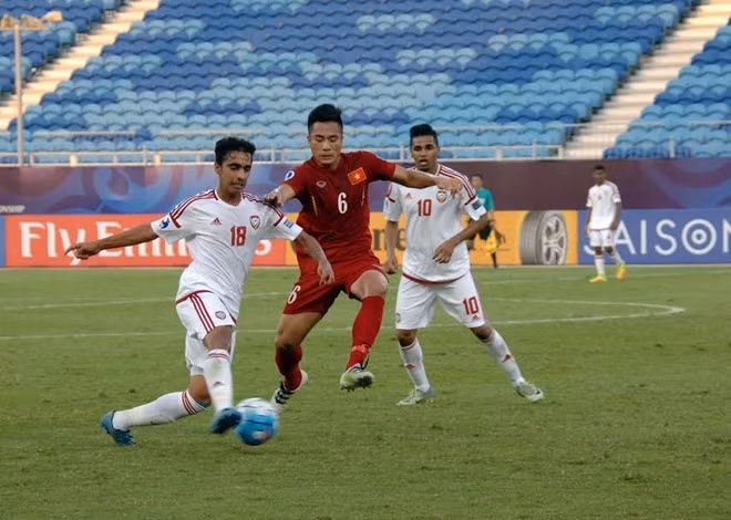 U19 Viet Nam cam hoa UAE trong the thieu nguoi-Hinh-4
