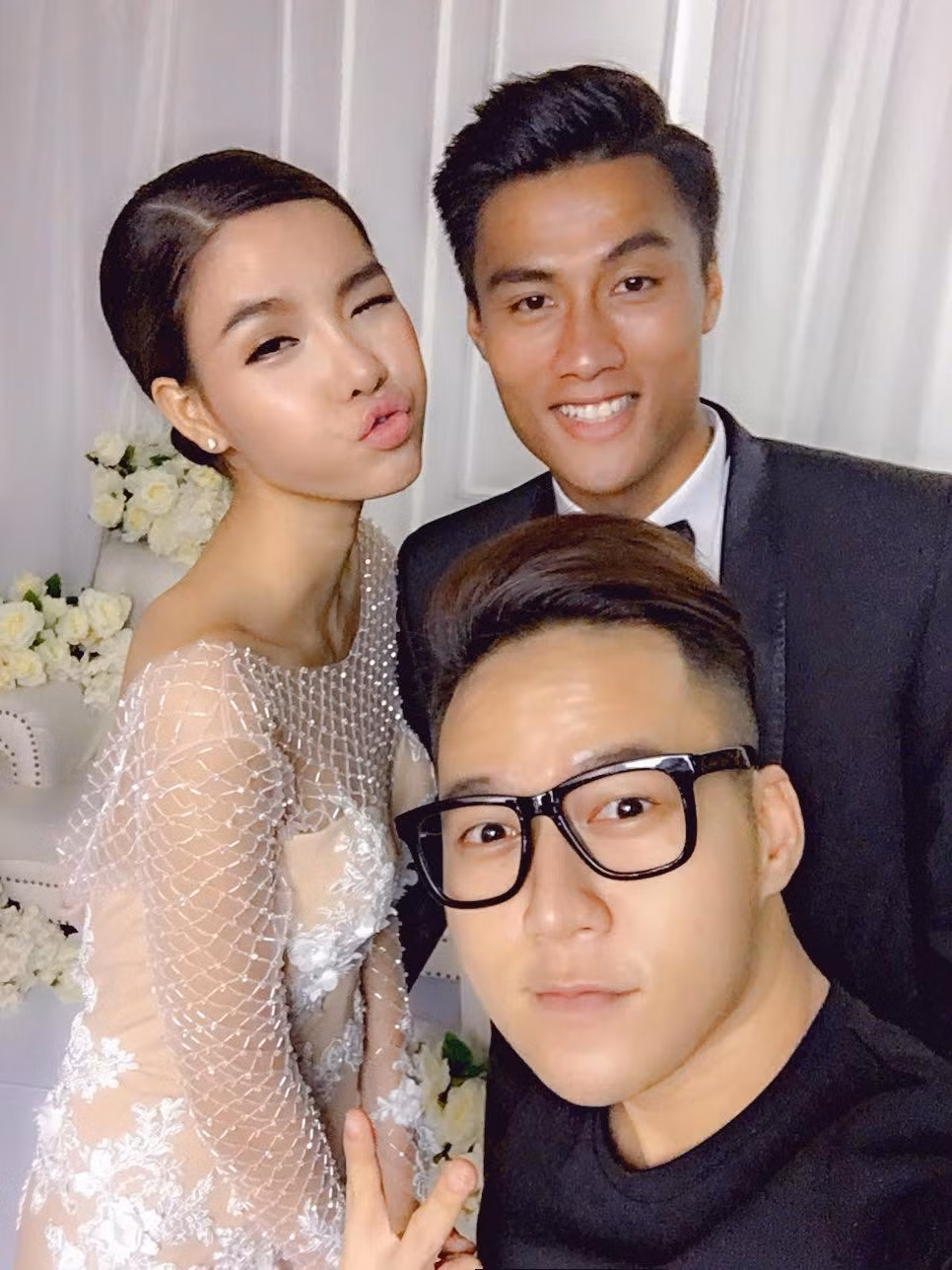 Với những bức ảnh này, gần như chắc chắn Mạc Hồng Quân và Kỳ Hân sẽ về chung một nhà sau bao sóng gió trong chuyện tình cảm bị báo giới cũng như NHM "soi xét".