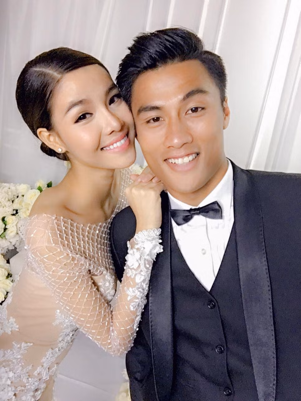 Được biết, siêu mẫu của showbiz Việt - Kỳ Hân đã nhờ ekip của NTK Chung Thanh Phong hỗ trợ cho mình trở nên lộng lẫy trong bộ ảnh cưới với Mạc Hồng Quân.