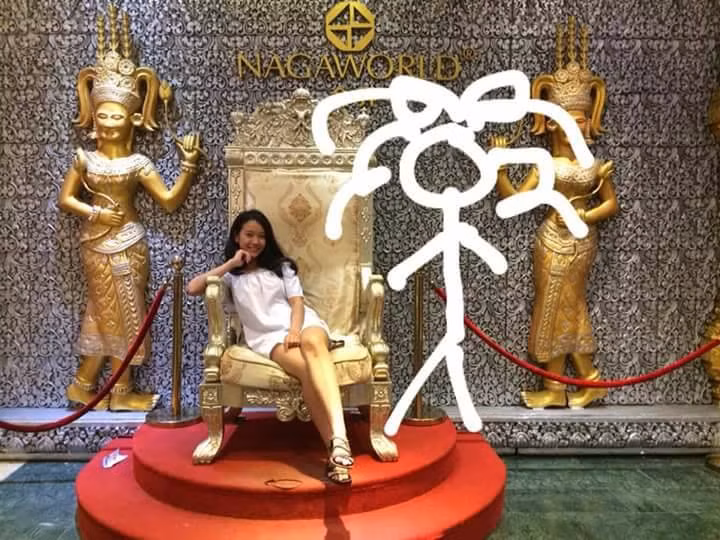 Nhớ lời hứa với "hội chị em", Kim Oanh đã biến những bức ảnh check-in của mình, trong chuyến du lịch gần đây, thành những bức ảnh nhóm theo một cách mà ít ai nghĩ đến.