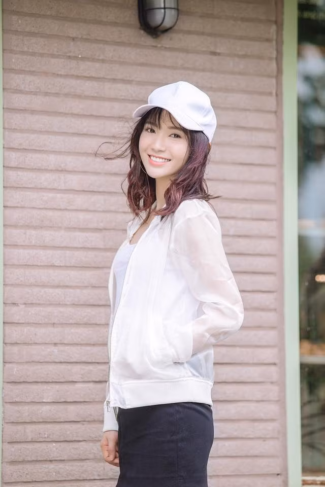 Trong phần giao lưu trước khi trao giải, Jang Mi tỏ ra vô cùng ấp úng và không giữ được sự bình tĩnh của mình trên sân khấu khi liên tục dính những lỗi cơ bản trong giao tiếp trước đám đông như dùng từ "à".