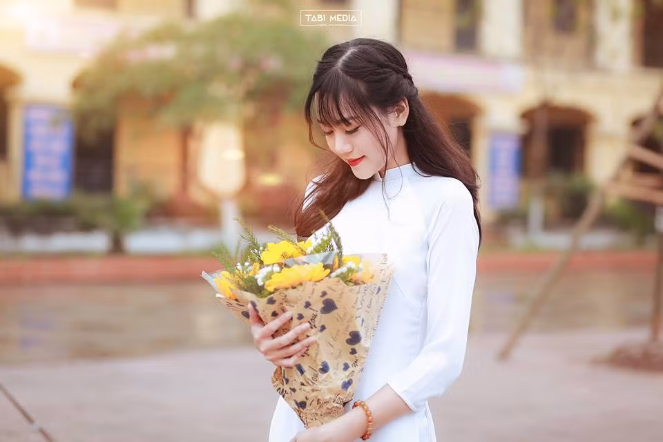 Niềm đam mê nghệ thuật của Diệu Thúy rất lớn nên cô nàng vẫn cố gắng vừa đảm bảo việc học vừa theo đuổi đam mê ca hát, nhảy múa. Ảnh sử dụng trong bài: NVCC.