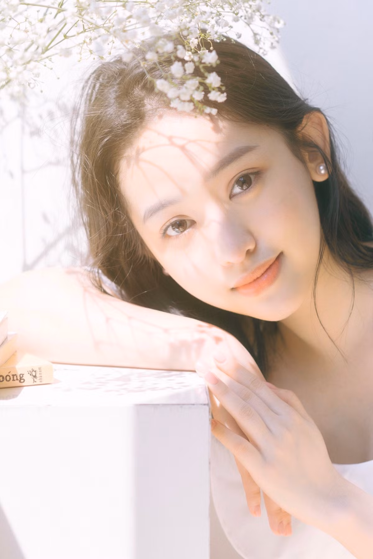Hot girl Thúy Vi được biết đến là một cô gái nổi tiếng với những scandal trên mạng xã hội thời gian vừa qua. Mới đây, Thúy Vi ngày càng nổi với hàng loạt lời mời chụp hình, và hiện tại là cả thành công trong kinh doanh.