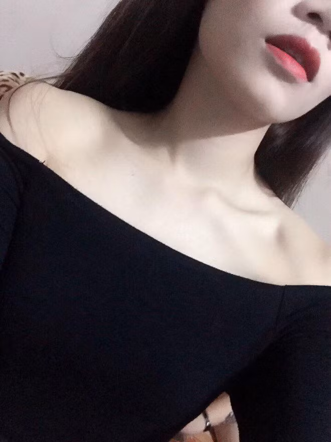 Bên cạnh đó, ria mép theo quan niệm dân gian là những người có tướng lấn át chồng và không tốt cho phụ nữ trong cuộc sống gia đình.