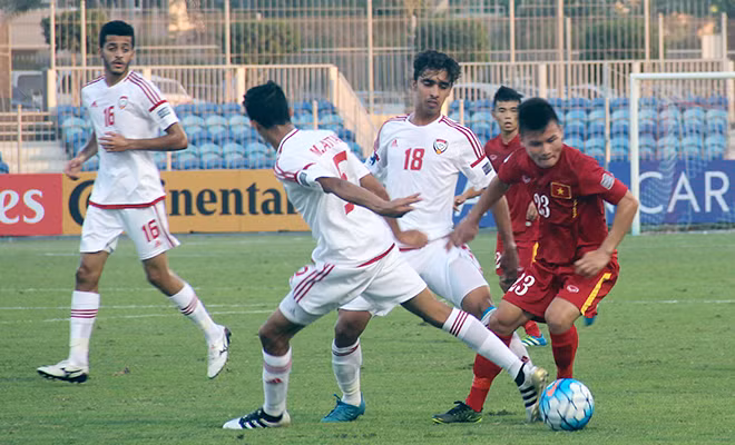Dù bị U19 UAE ghi bàn gỡ hòa trên chấm 11m nhưng thầy trò HLV Hoàng Anh Tuấn vẫn thi đấu kiên cường để giữ lại được 1 điểm, qua đó tự quyết đến số phận của mình.