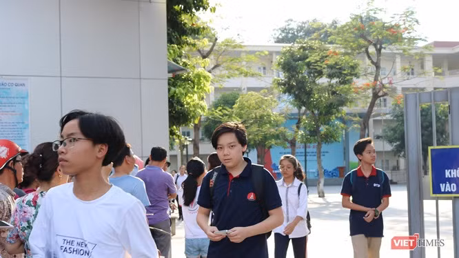 Bai thi “khong ghi gi” tai cum thi o Thanh Hoa khien giam khao xon xao
