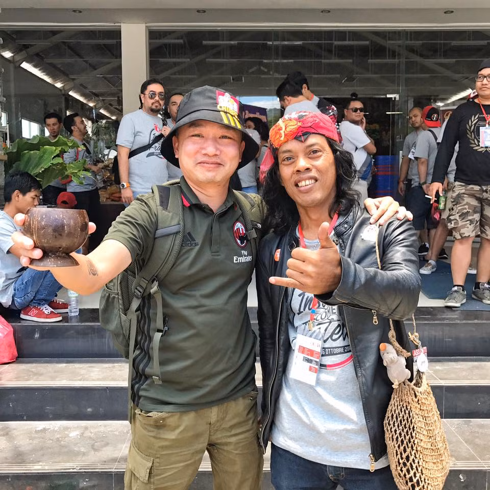 Chia sẻ với PV về trận đấu bán kết lượt đi AFF Cup 2016 giữa ĐT Indonesia và ĐTQG Việt Nam sắp tới, Ronaldikin cho biết: "Tôi rất yêu ĐT Indonesia, nhưng Việt Nam là đội bóng mạnh và hy vọng đội bóng quê hương tôi sẽ có một kết quả tốt trước Việt Nam.