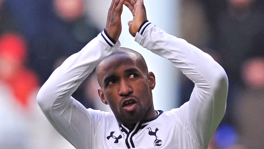 Jermain Defoe bị Tottenham Hotspur bán cho Portsmouth với giá 6 triệu bảng Anh. Năm 2009, Jermain Defoe đã trở về với đội bóng thành London với giá 16 triệu bảng.