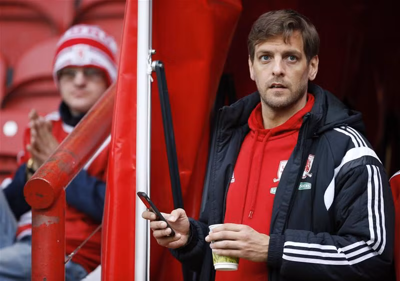Jonathan Woodgate hiện vẫn là cầu thủ đang thi đấu cho Middlesbrough nhưng đến cuối mùa giải này anh sẽ nhận chức HLV của CLB đang thi đấu tại giải hạng nhất của Anh.