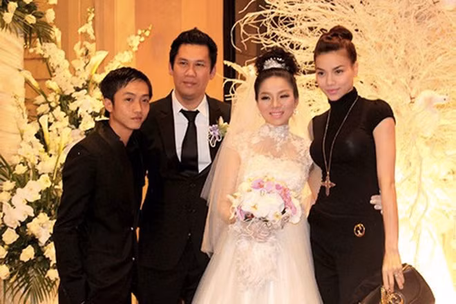 Hình ảnh Hà Hồ và chồng cũ Cường Đôla góp mặt chung vui trong ngày cưới của Lệ Quyên và ông xã đại gia.