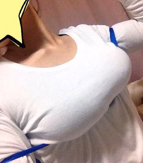 Trước đó, cộng đồng mạng đã từng vô cùng bất ngờ với những trào lưu ăn gian vòng 1 như dùng dây kéo ngực hay nhét giấy vệ sinh vào trong áo ngực.
