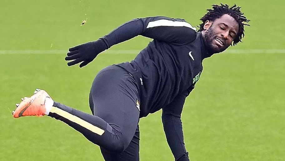 Wilfried Bony gần như 'vô hình' trong các trận đấu lớn. Thậm chí thành tích ghi bàn của tiền đạo người Bờ Biển Ngà còn kém hơn cả sao mai Kelechi Iheanacho.