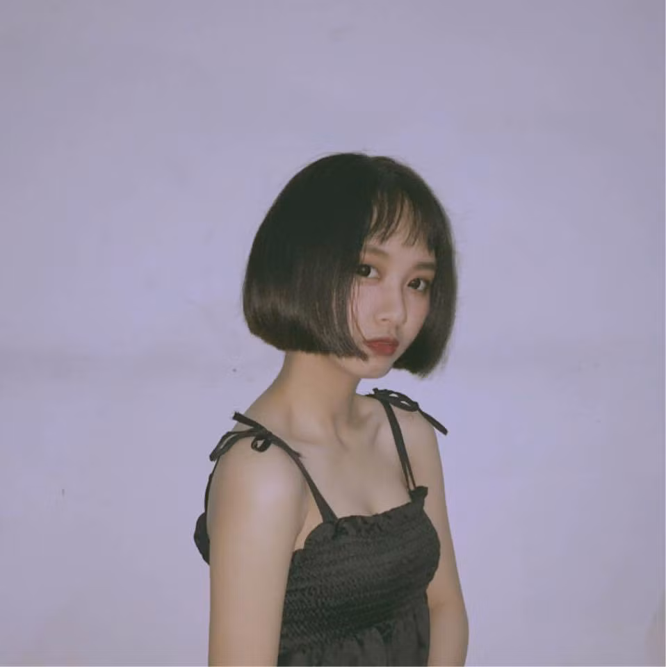 Từng được nhiều người chú ý bởi nhan sắc, Yến Nhi còn có rất nhiều tài lẻ như ca hát hay dancer và những clip hướng dẫn make up trên trang cá nhân.