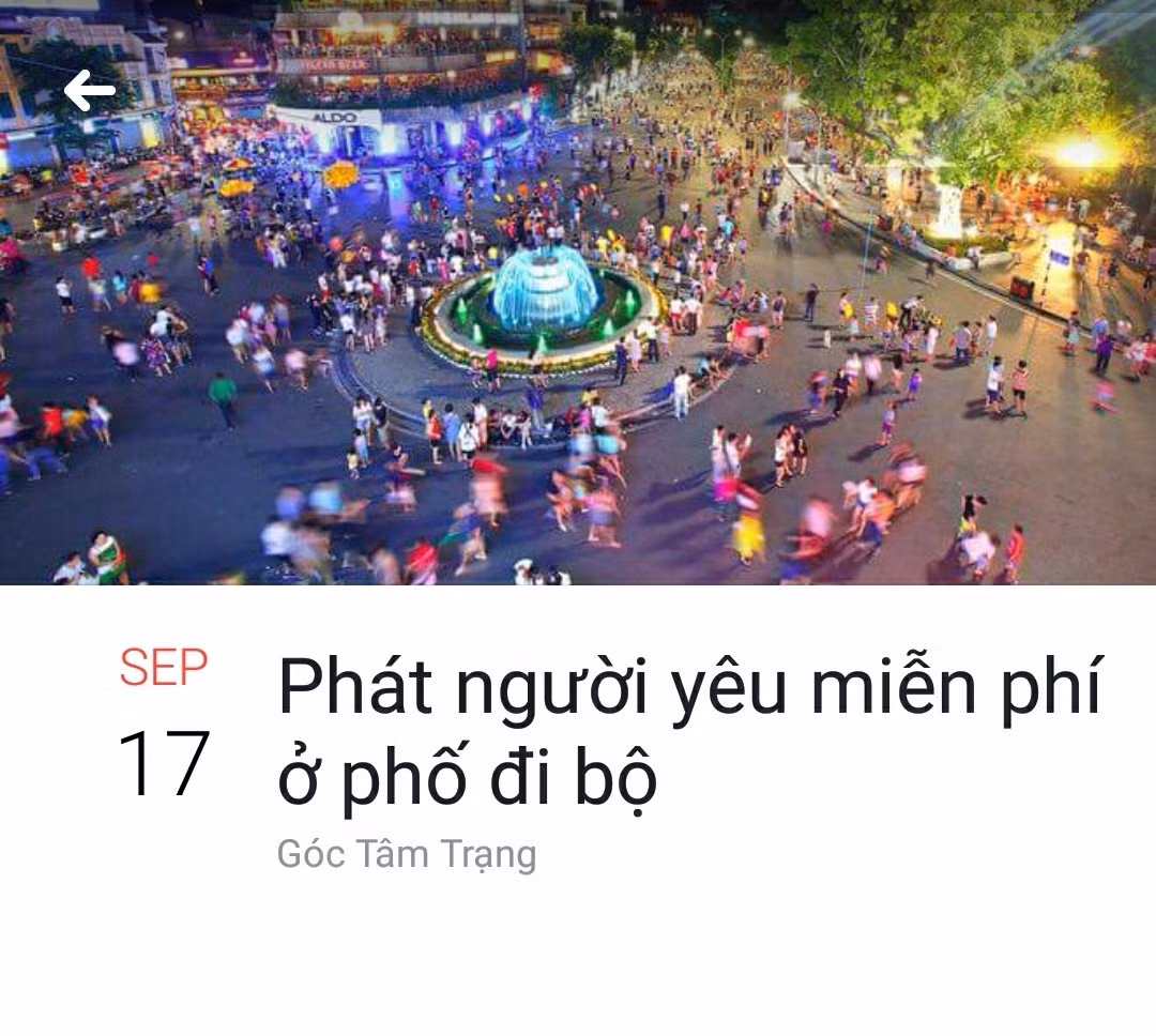 Sau đó, trên mạng xã hội các bạn trẻ đã lập ra rất nhiều trào lưu khác và địa điểm không đâu khác chính là phố đi bộ xung quanh Hồ Gươm, nơi cuối tuần tập trung khá nhiều người dân và đặc biệt là các bạn trẻ.