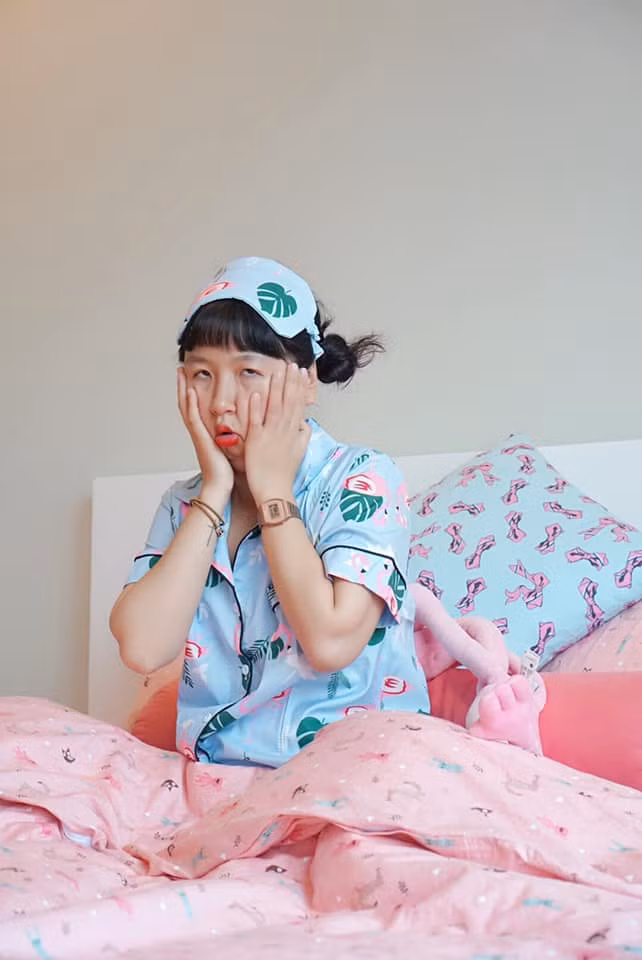Những hình ảnh hài hước của Trang Hý khiến dân mạng không ít lần bò lăn ra cười.