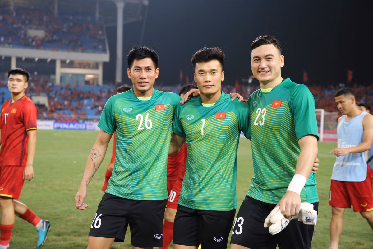 Van Lam xuat sac, co hoi cho Bui TIen Dung o doi tuyen Viet Nam?