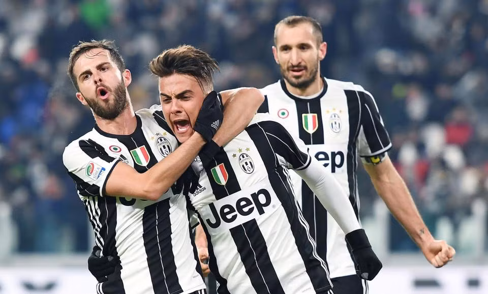 Tin từ Don Balon cho hay, bản thân De Gea sẽ ở lại M.U nếu BLĐ chấp nhận mua Samuel Umtiti (Barca), Paulo Dybala và Miralem Pjanic (Juventus). Ảnh: Don Balon