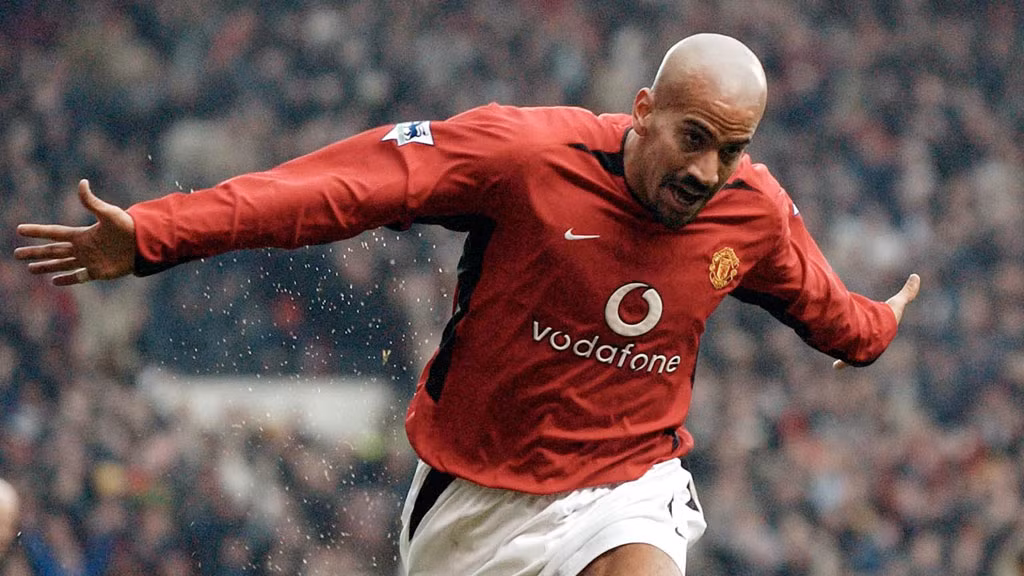 Juan Sebastian Veron đã trở thành một huyền thoại ở CLB Lazio với những bàn thắng hết sức đẹp mắt. Nhưng khi chuyển sang Premier League chơi cho hai CLB lớn là Chelsea và Man United, Veron lại mờ nhạt và không để lại được nhiều ấn tượng.